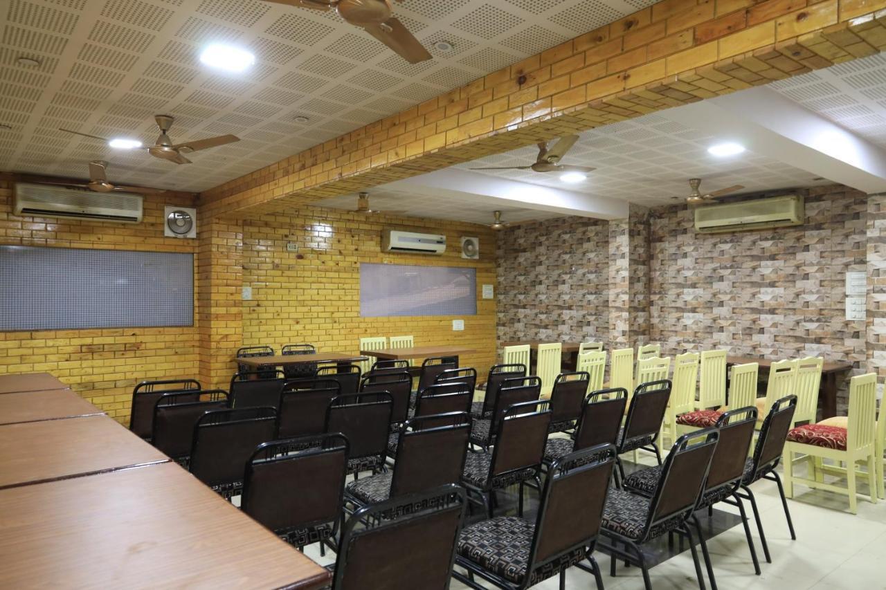 Oyo Flagship 77764 Hotel Rahul Ganeshpeth Colony Nagpur Exterior foto